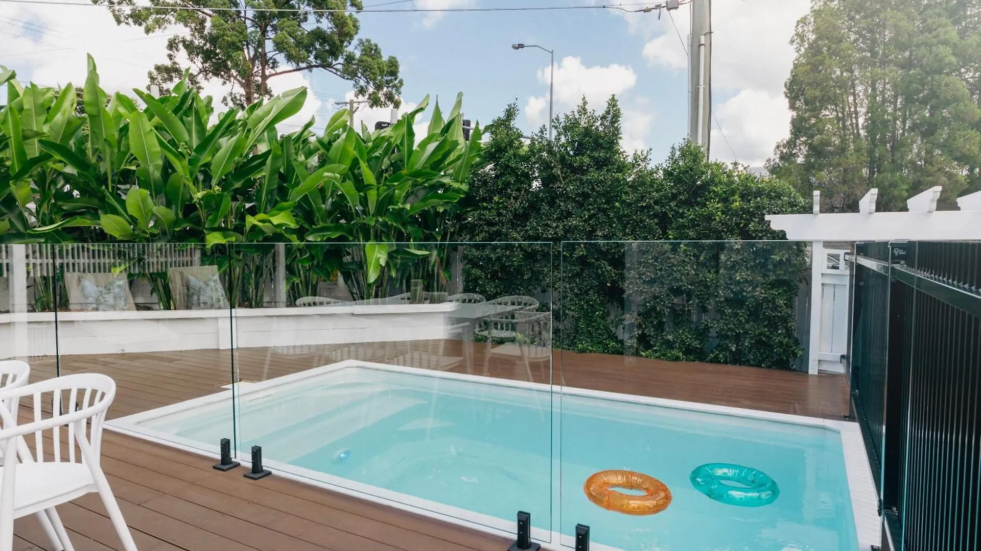 Urban Getaway Bardon Luxe 3 Bed 2 Bath And Pool Villa Brisbane