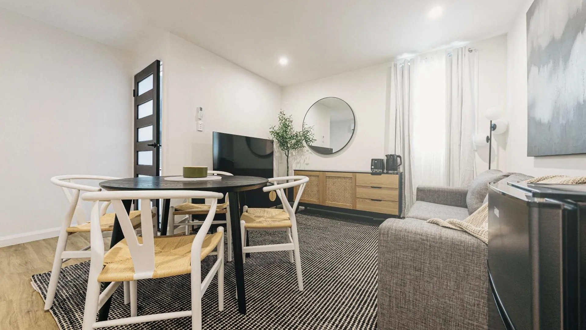 Urban Getaway Bardon Luxe 3 Bed 2 Bath And Pool Villa Brisbane Holiday home
